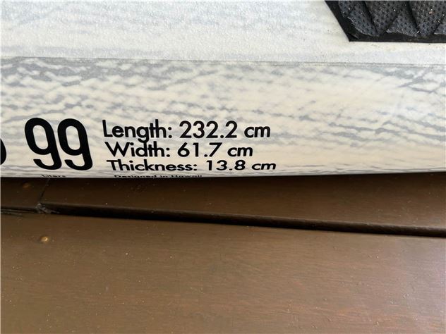 2025 Quatro Pyramid - 232.2 cm, 99 litres
