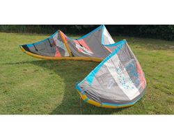 Duotone Evo Dlab 9 metre kiteboarding kite