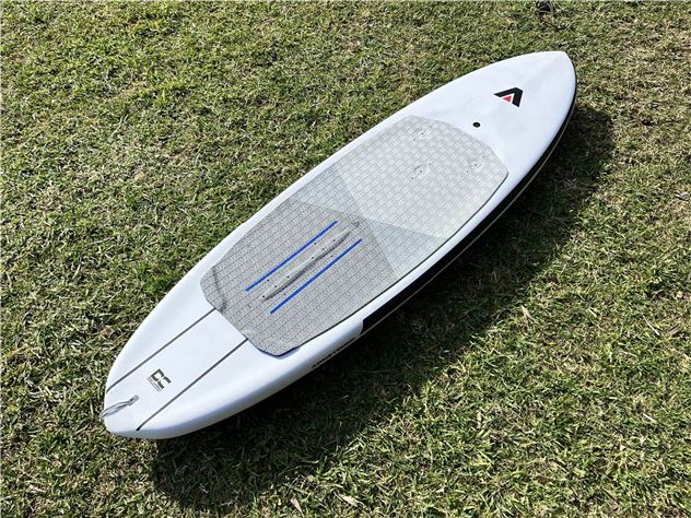 2025 Armstrong Midlength - 6' 1", 75 Litres
